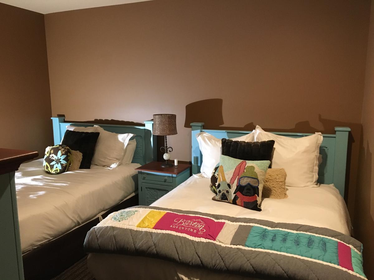 Boyne Mountain Creekside Condo Boyne Falls エクステリア 写真
