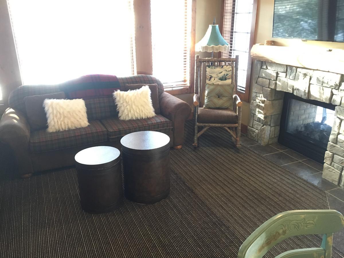 Boyne Mountain Creekside Condo Boyne Falls エクステリア 写真